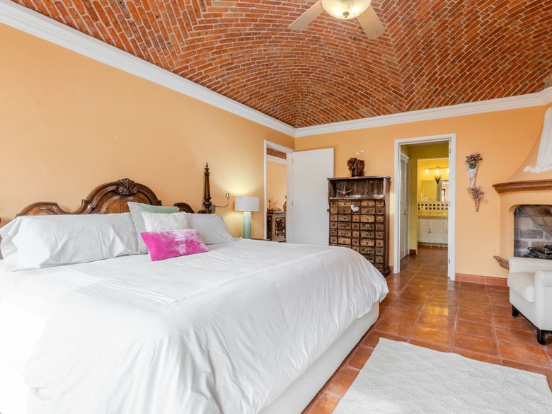 Casa De Las Máscaras — 19 photos