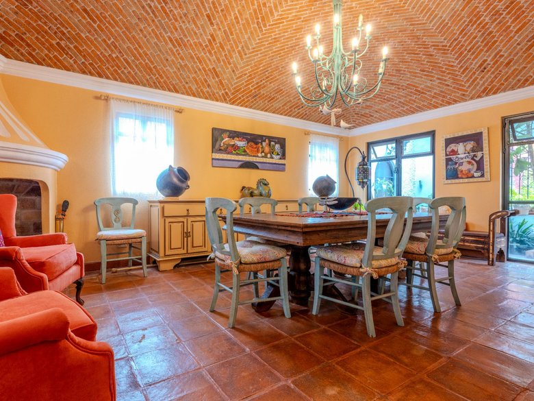 Casa De Las Máscaras — 7 photos