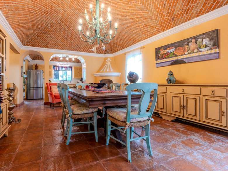 Casa De Las Máscaras — 8 photos