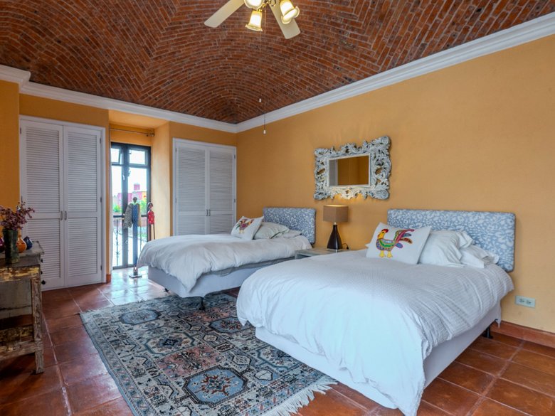 Casa De Las Máscaras — 25 photos
