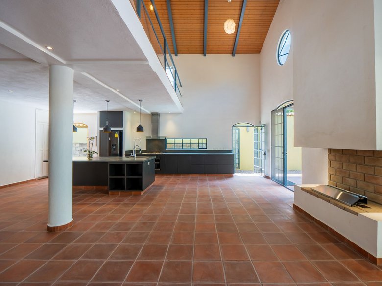 Casa Sevilla — 6 photos