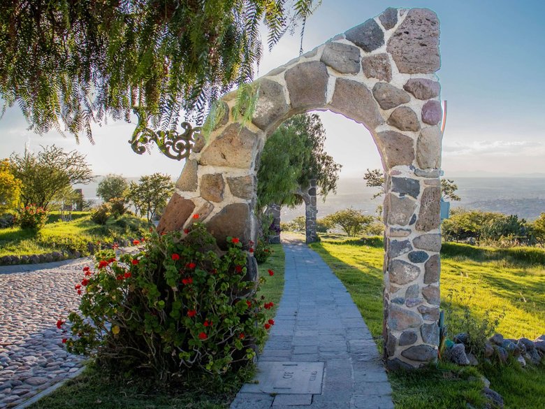 AltaVista Lot 17 – 969 m² | Boutique Gated Community Near Centro — 9 photos