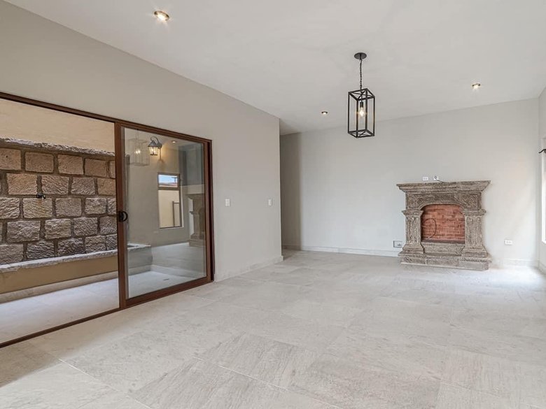 CASA EL CAPRICHO | AVAILABLE  — 9 photos