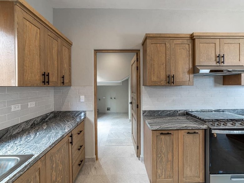 CASA EL CAPRICHO | AVAILABLE  — 7 photos