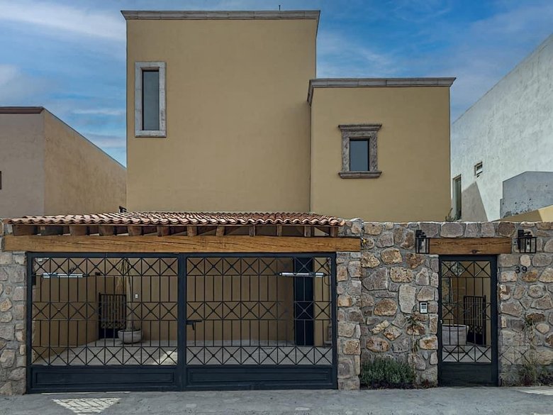 CASA EL CAPRICHO | AVAILABLE  — 33 photos