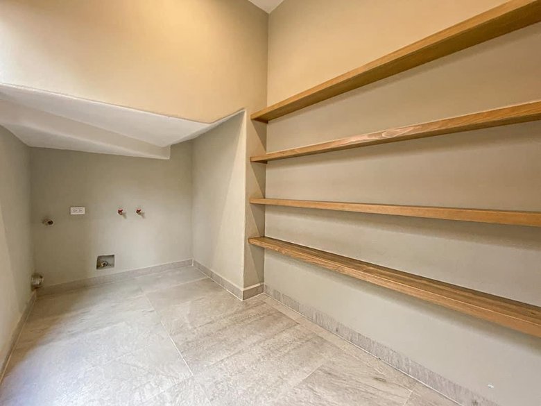 CASA EL CAPRICHO | AVAILABLE  — 10 photos