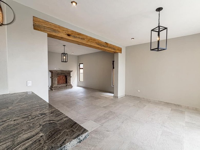 CASA EL CAPRICHO | AVAILABLE  — 4 photos