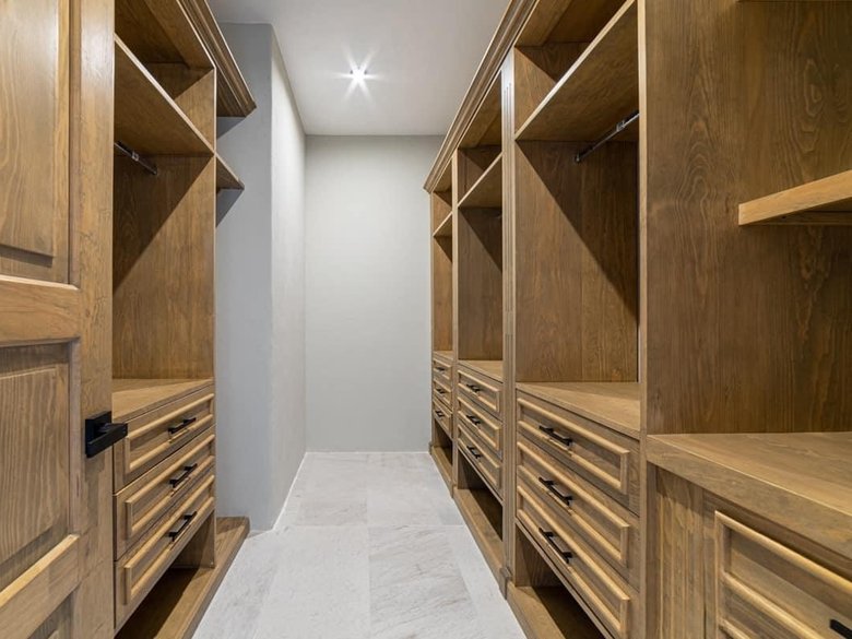 CASA EL CAPRICHO | AVAILABLE  — 14 photos