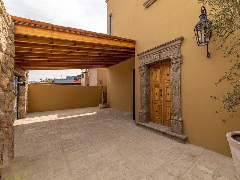 CASA EL CAPRICHO | AVAILABLE  — 32 photos