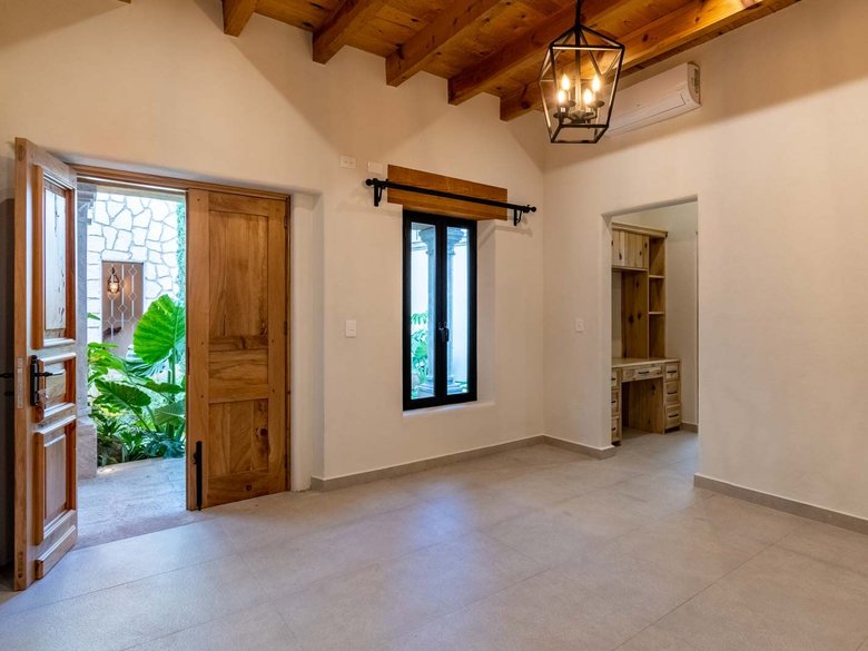 Casa Alicante — 18 photos