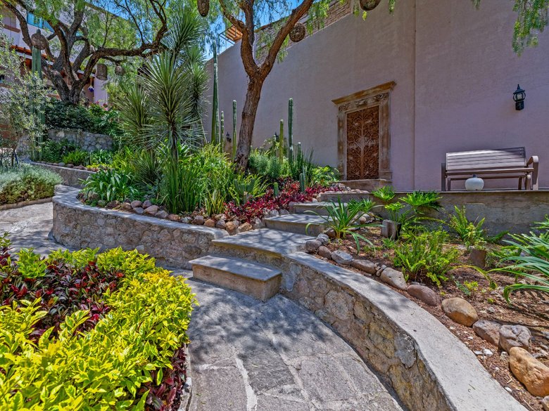 CASA MEZQUITE, SALIDA REAL A QUERÉTARO — 16 photos