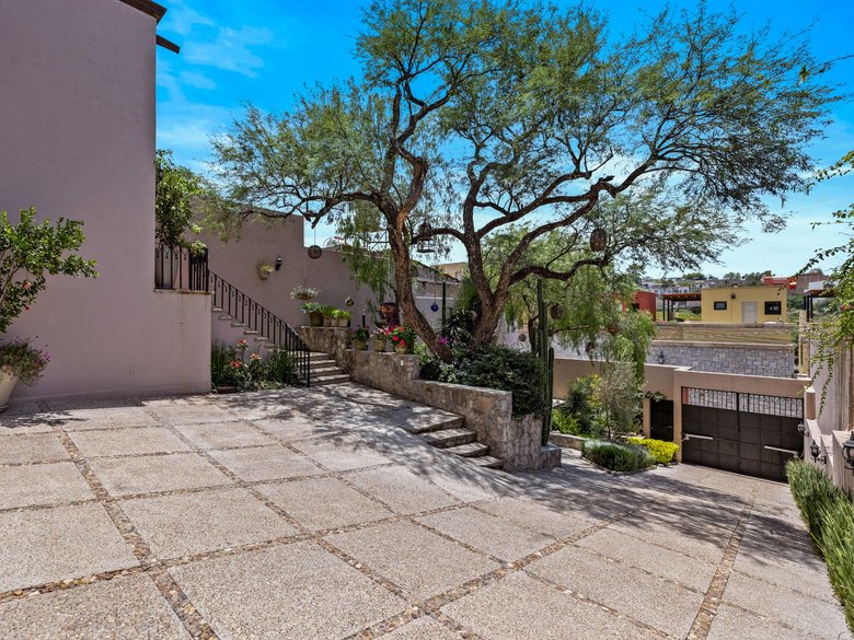 CASA MEZQUITE, SALIDA REAL A QUERÉTARO — 19 photos