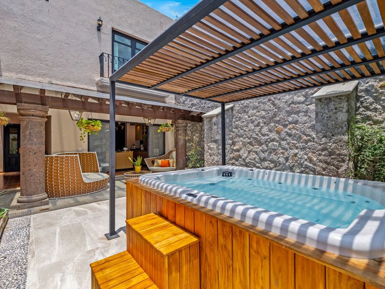 CASA MEZQUITE, SALIDA REAL A QUERÉTARO — 23 photos