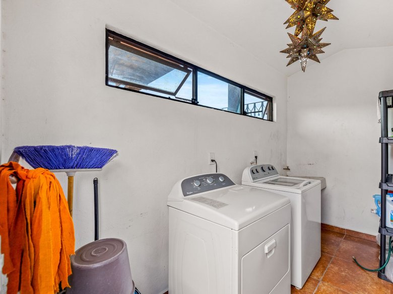 CASA MEZQUITE, SALIDA REAL A QUERÉTARO — 21 photos