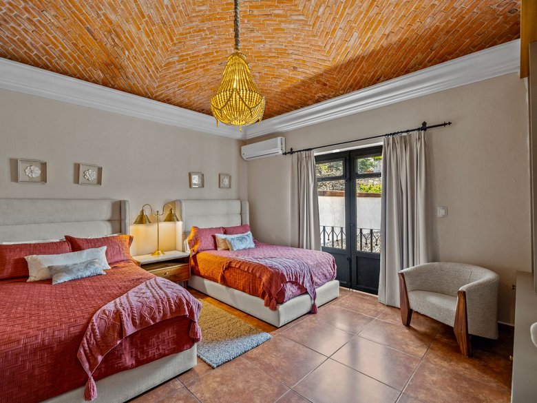 CASA MEZQUITE, SALIDA REAL A QUERÉTARO — 4 photos