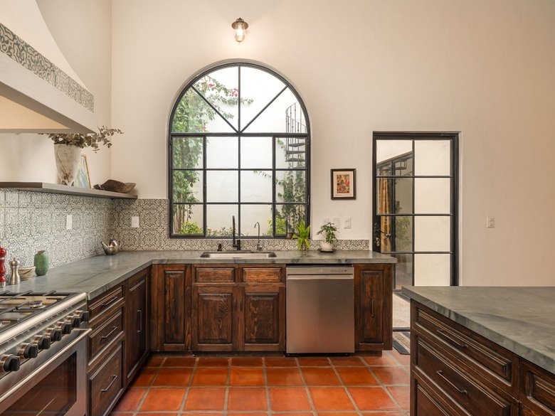 Casa Sobremesa — 14 photos