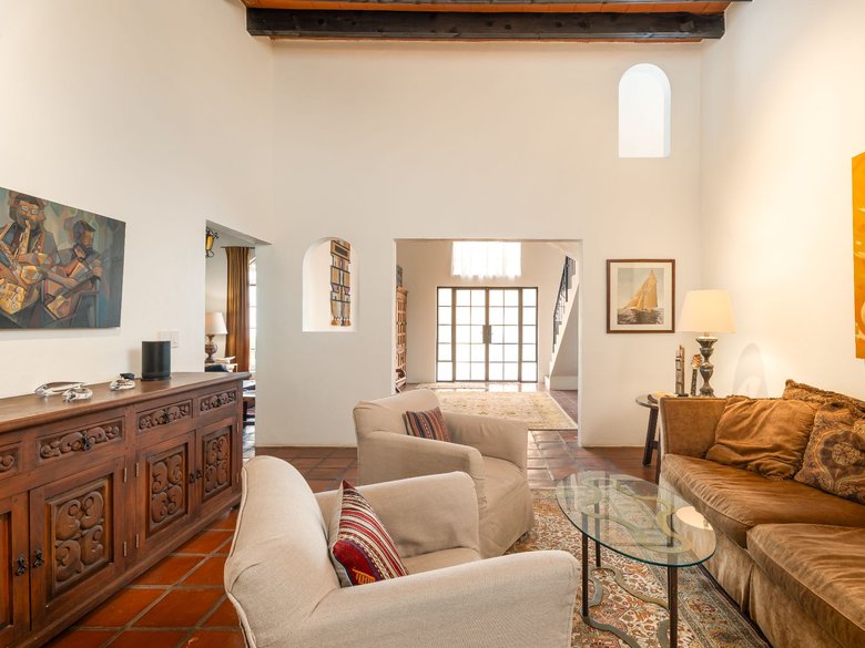 Casa Sobremesa — 8 photos