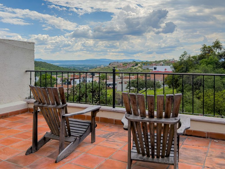 Casa Sobremesa — 5 photos