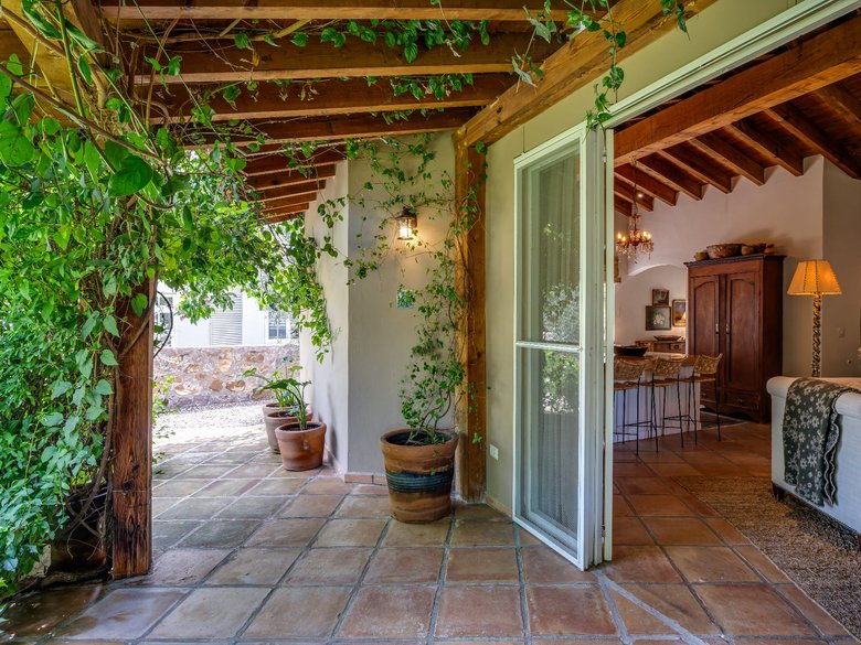 Villa Antonia — 15 photos