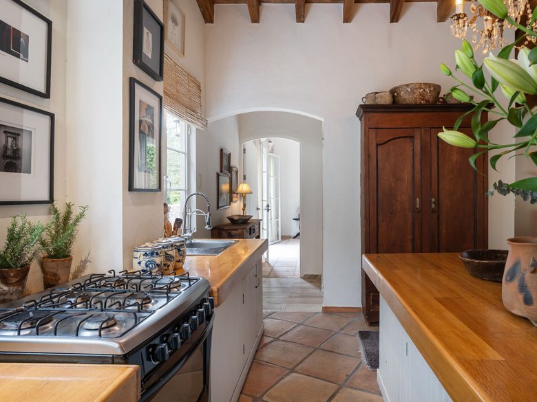 Villa Antonia — 14 photos