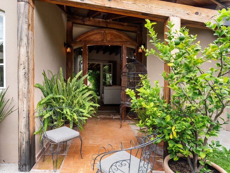 Villa Antonia — 20 photos