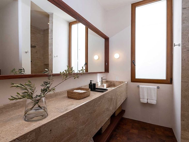 CASA REFUGIO — 16 photos