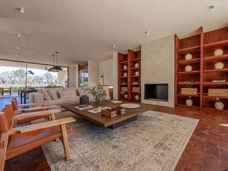 CASA REFUGIO — 7 photos