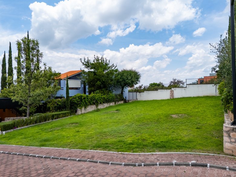 Lot Los Patios — 2 photos