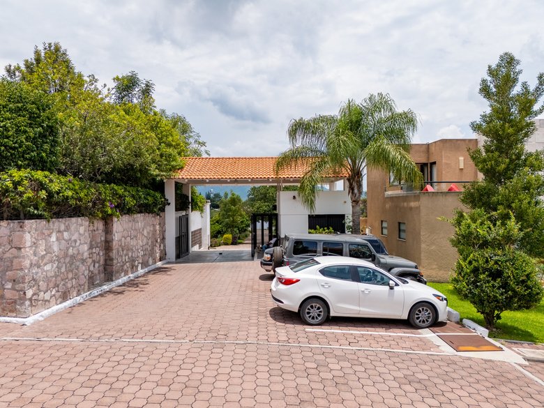 Lot Los Patios — 6 photos