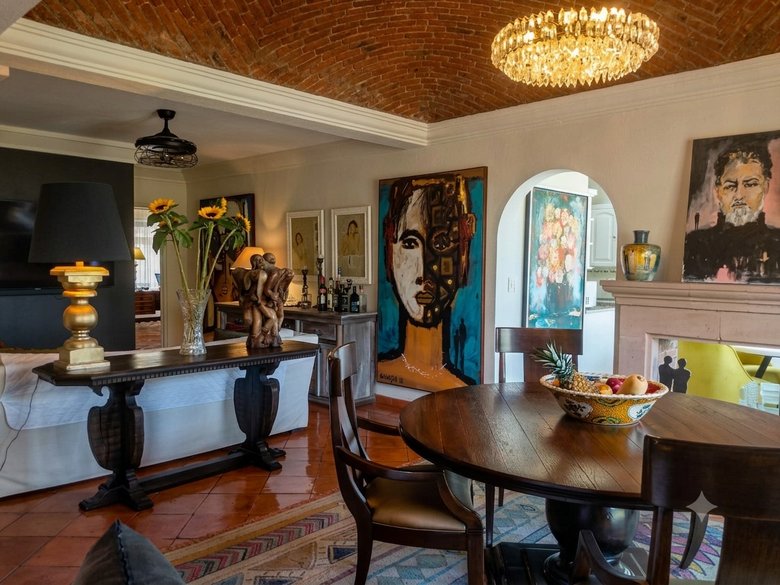 Condo Sto. Domingo — 22 photos