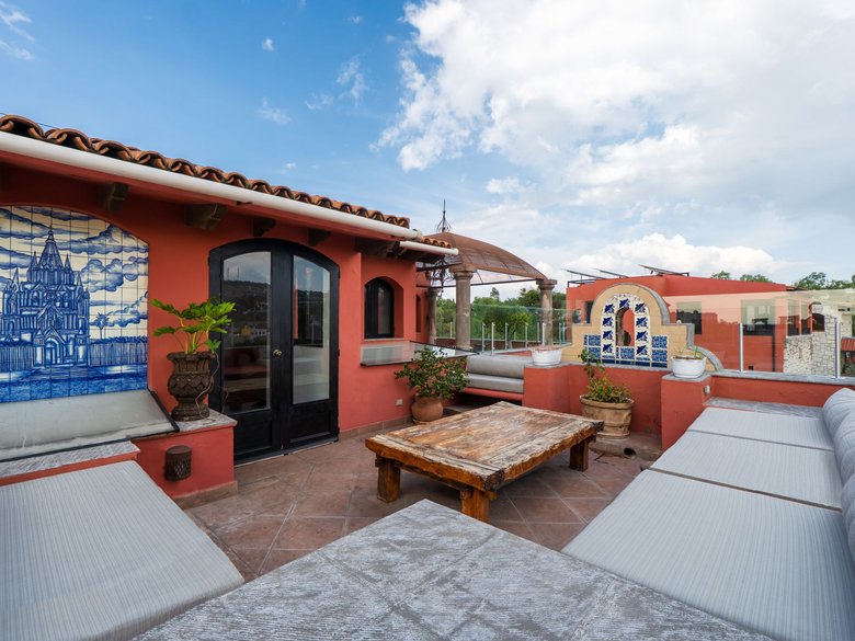 Casa Paraiso — 24 photos