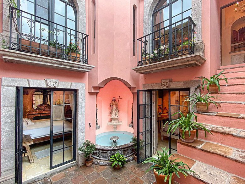 Casa Mariposa — 2 photos
