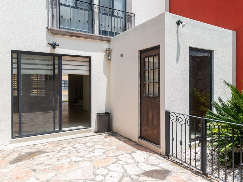 Casa Dushi — 18 photos