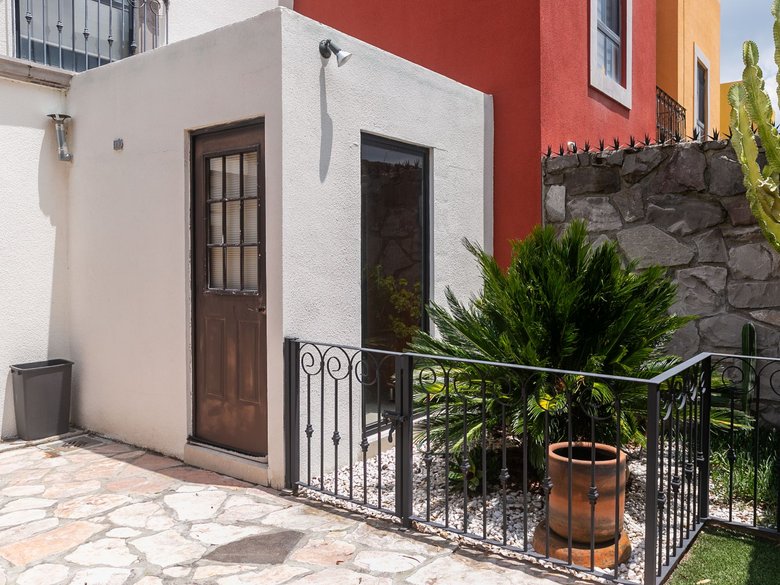 Casa Dushi — 16 photos