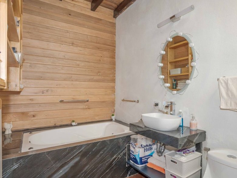 Cozy Cabin — 25 photos