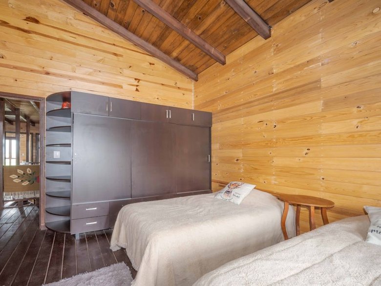 Cozy Cabin — 11 photos
