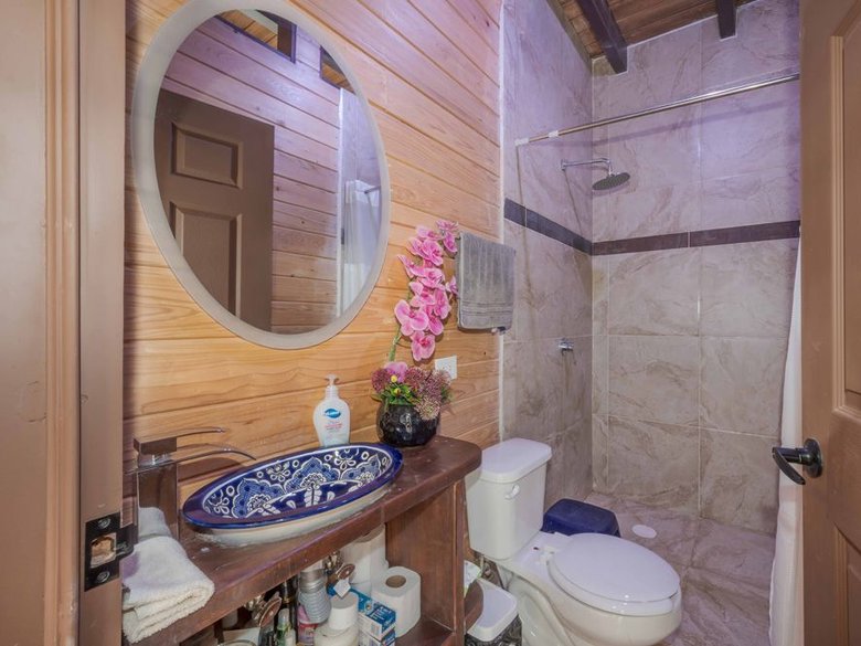 Cozy Cabin — 2 photos