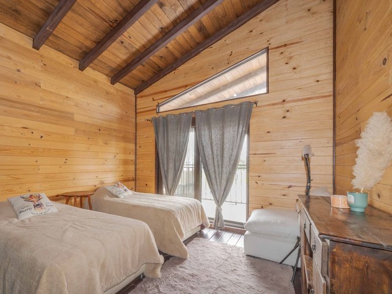 Cozy Cabin — 10 photos