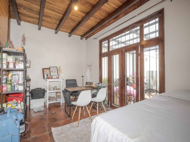 Cozy Cabin — 16 photos
