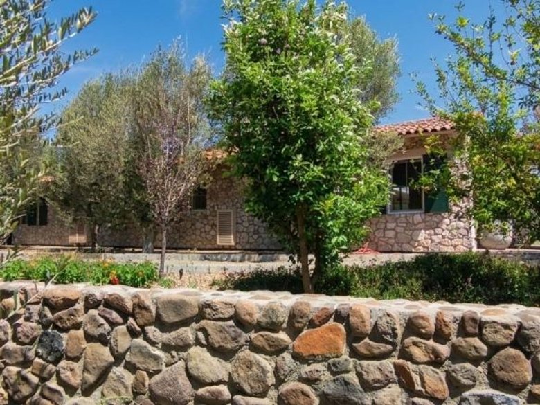 CASA VIÑEDO — 2 photos