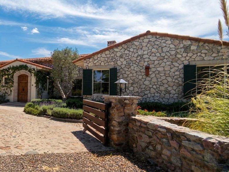 CASA VIÑEDO — 1 photos