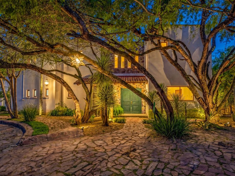 Huizaches Garden — 29 photos
