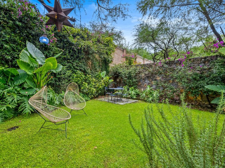 Huizaches Garden — 14 photos