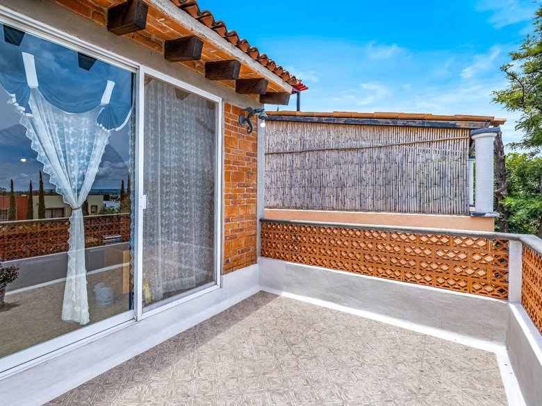 Casa Calle Llano 62 — 7 photos