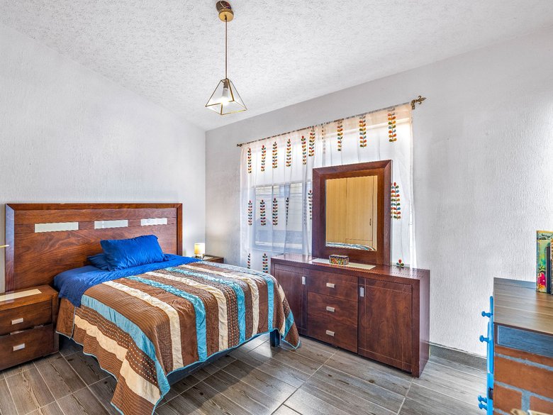 Casa Calle Llano 62 — 10 photos
