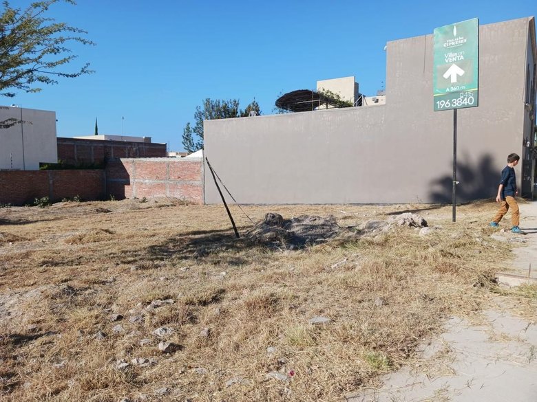 Terreno Paseo Real — 6 photos