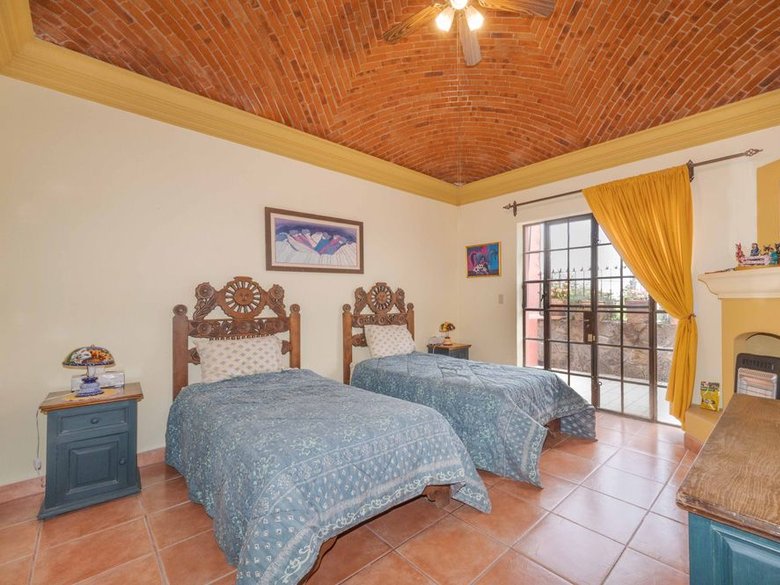 Casa Trueno — 12 photos