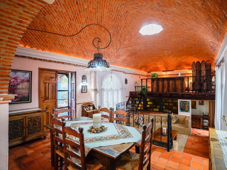 Casa Tesoro — 8 photos