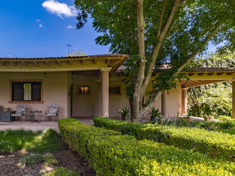 CASA LAS PALMAS — 16 photos