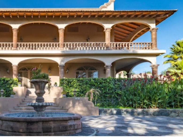 CASA LAS PALMAS — 1 photos